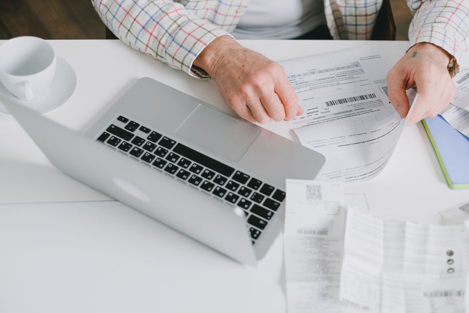 Two Retirees, One Path: Filing vs. Not Filing the Life-Change Form