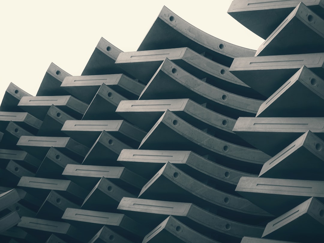 Market Structure and the Ripple Effect Across Crypto