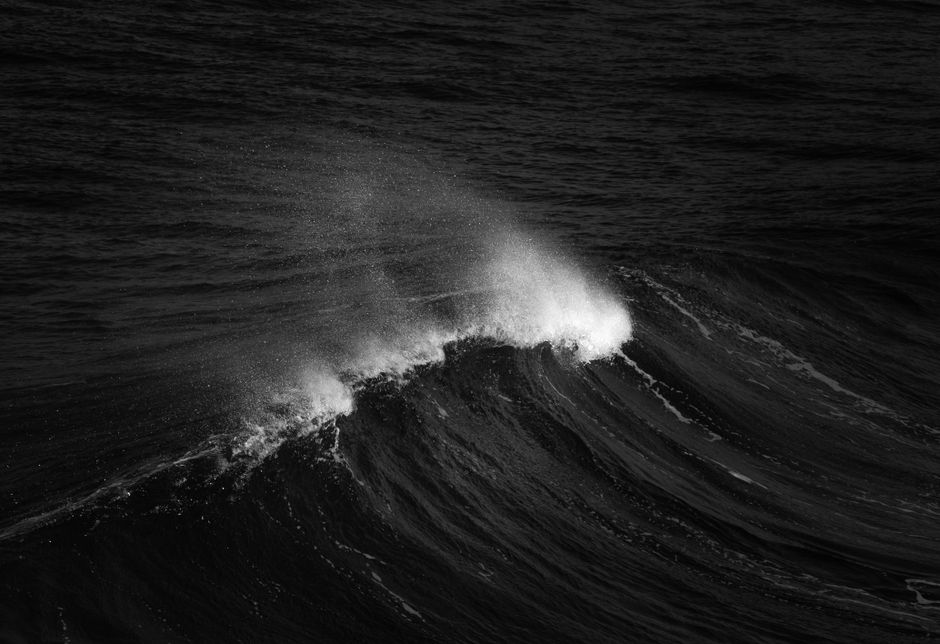 How to Read Momentum Waves Without Getting Blindsided
