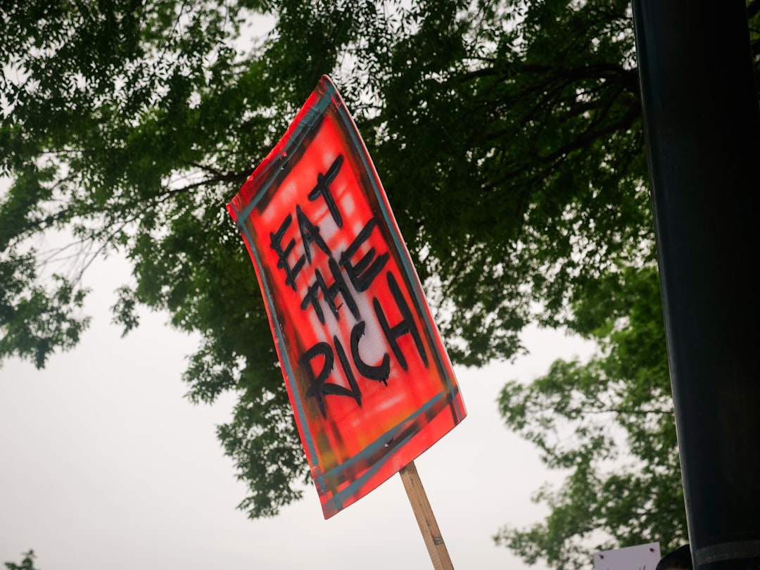 Red Flags to Watch For in Texts and Emails