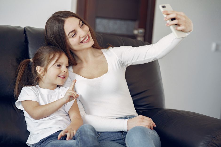 Selfies, Social Pressure, and Digital Boundaries