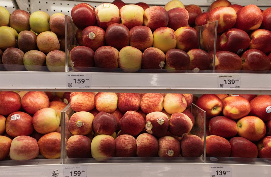 Apple and the AI Narrative: A Real-World Test