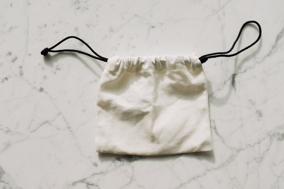 The Pivot in Focus: White Nicotine Pouches vs. Legacy Products