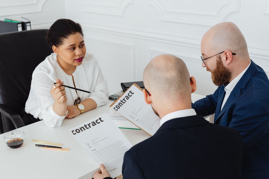 Contract Dynamics: The Coinbase Relationship Faces a Turning Point