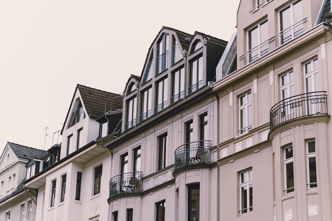 Avoid Common Mistakes During a Housing Correction