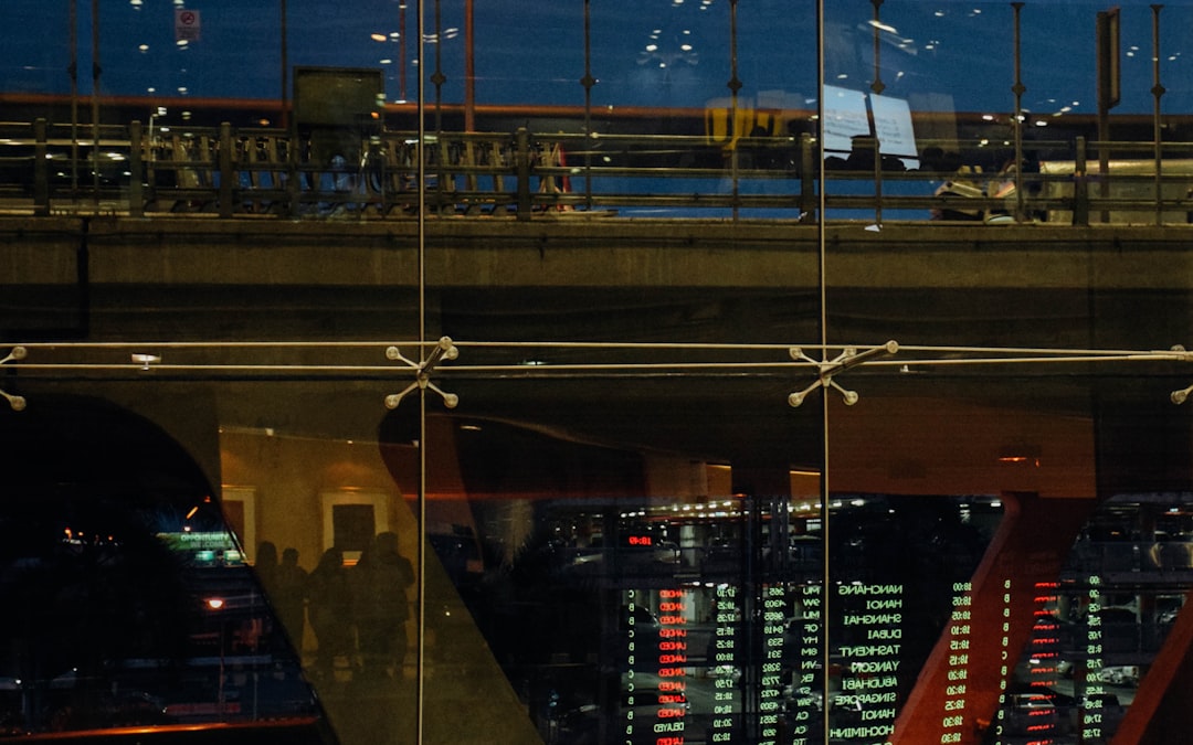 How to Think About the Stock’s Risks and Rewards