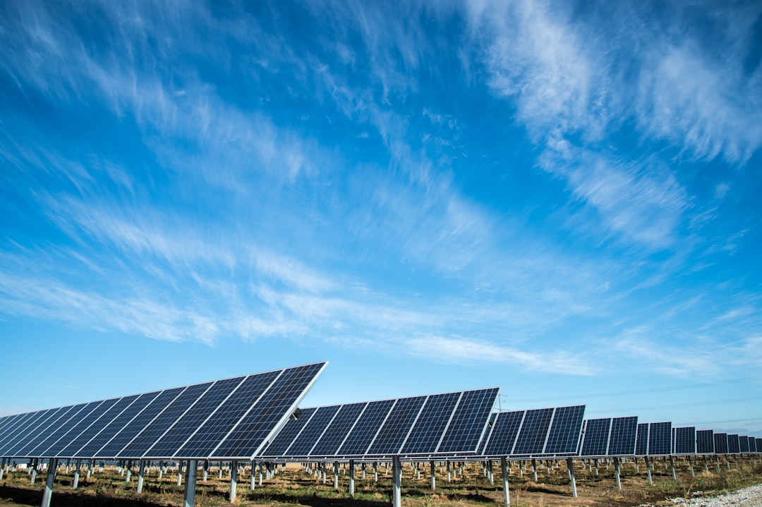 
Before agreeing to a solar loan, buyers should verify several critical elements. The following checklist helps separate