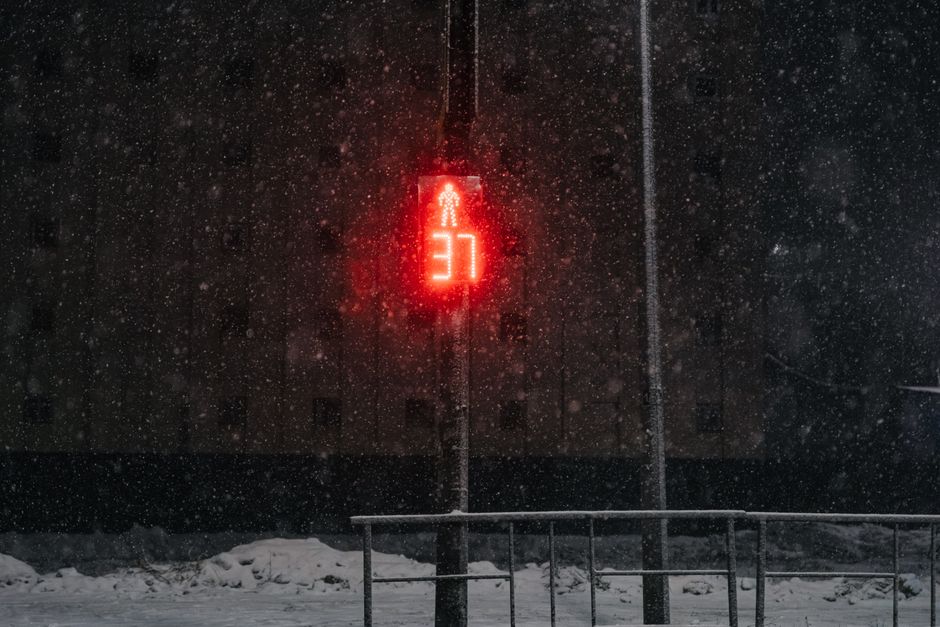 Seven Words, One Signal: Interpreting the Signal in a Quiet Fed Era