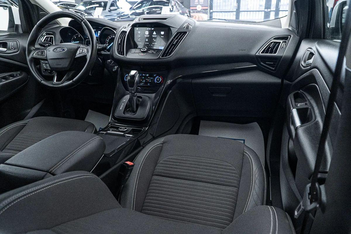 Ford Kuga — poza 2
