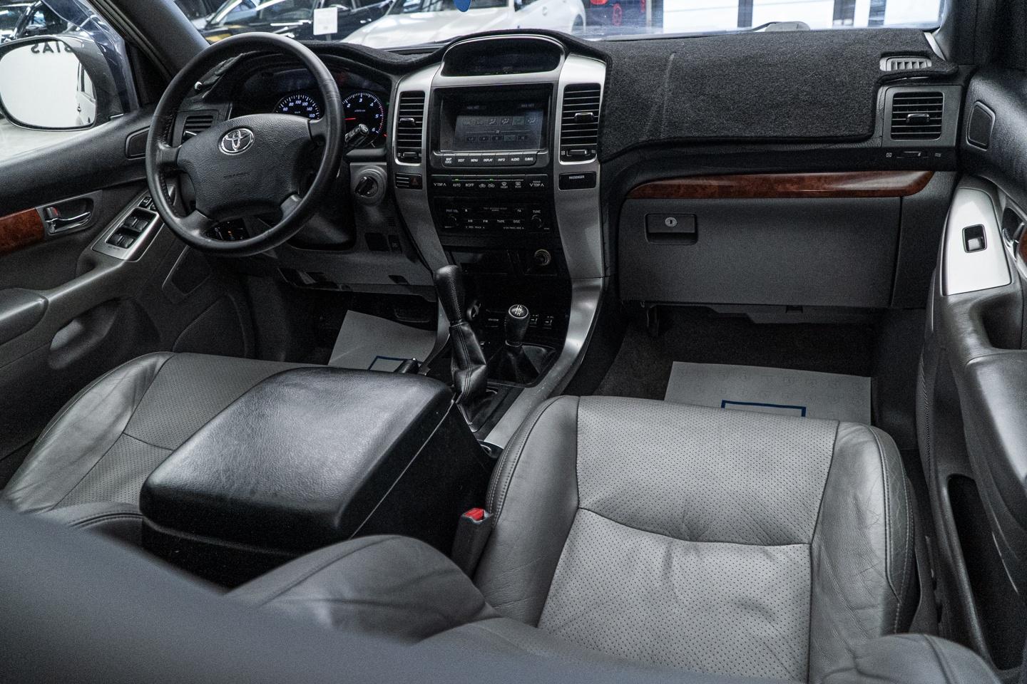 Toyota Land Cruiser — poza 2