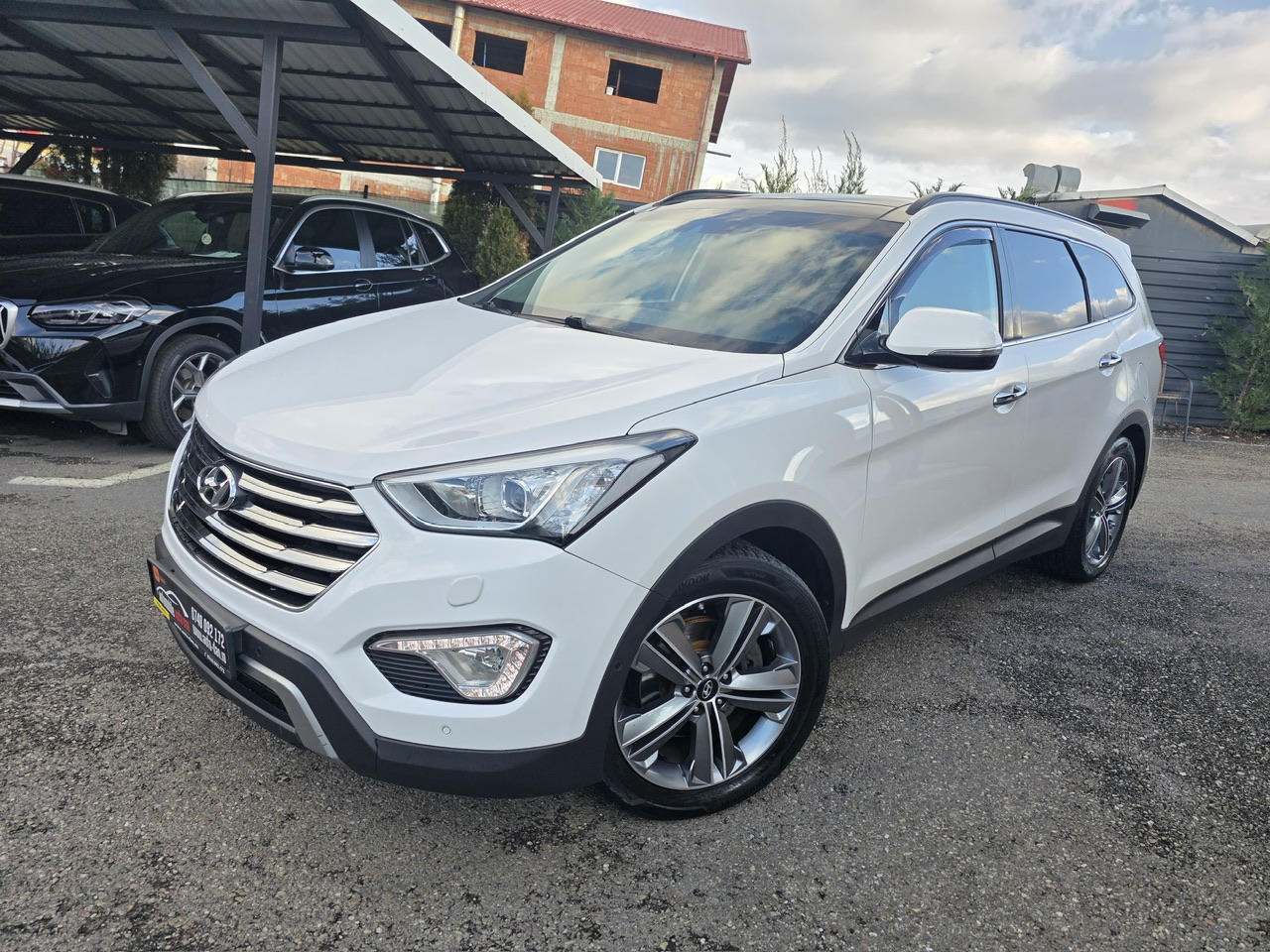 Hyundai Grand-Santa-Fe — poza 2