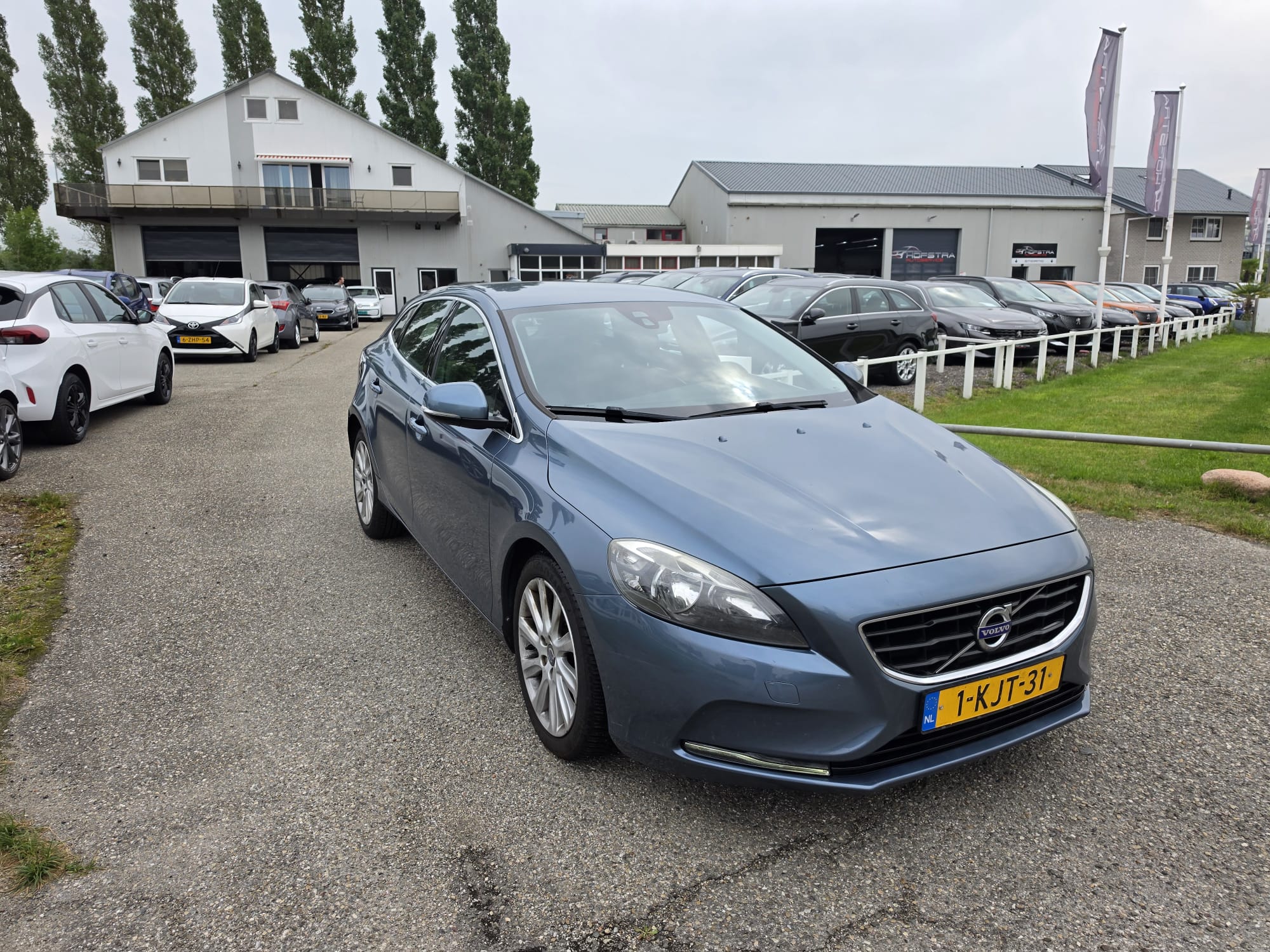 Volvo V40