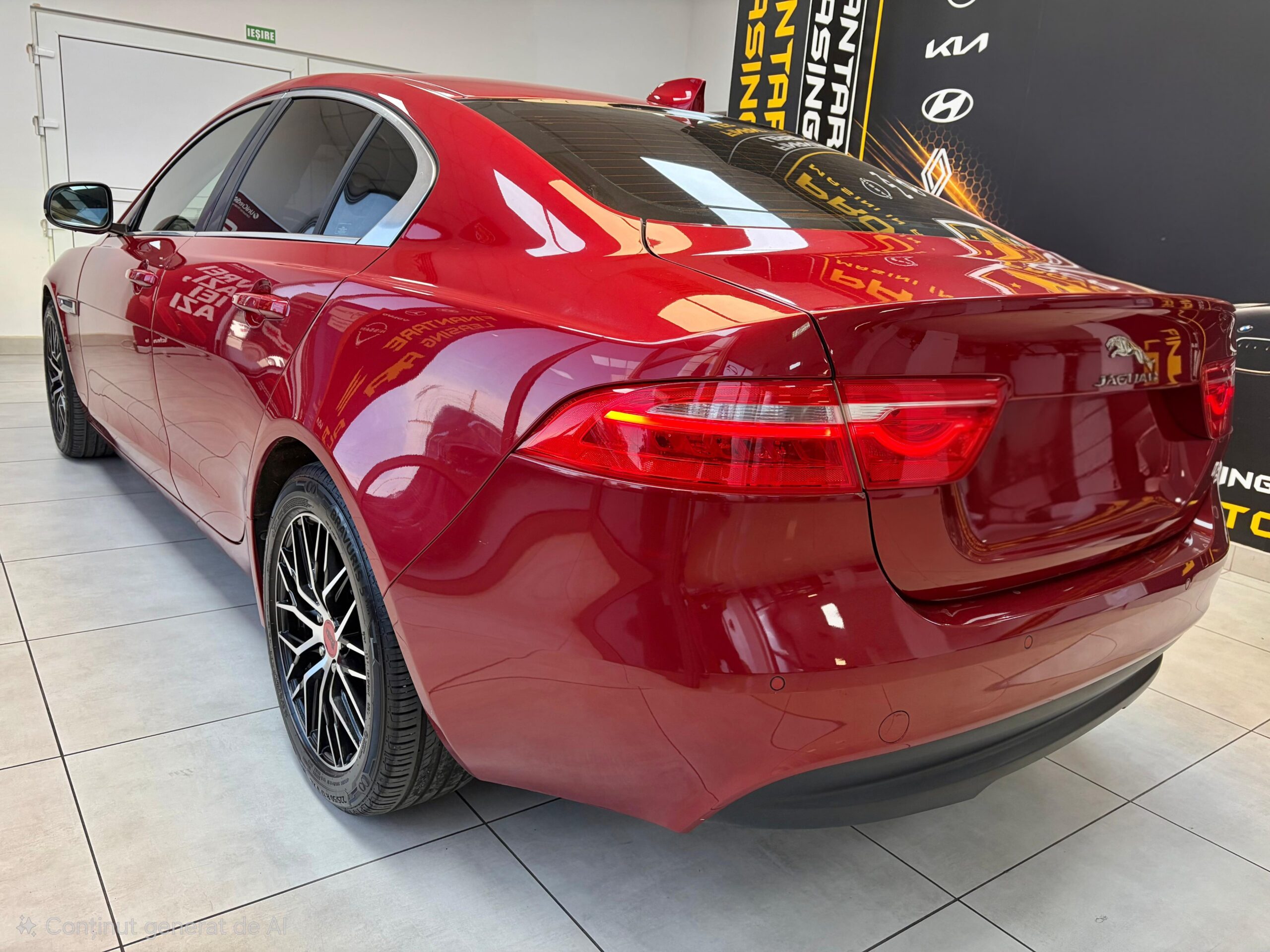 Jaguar Xe — poza 3