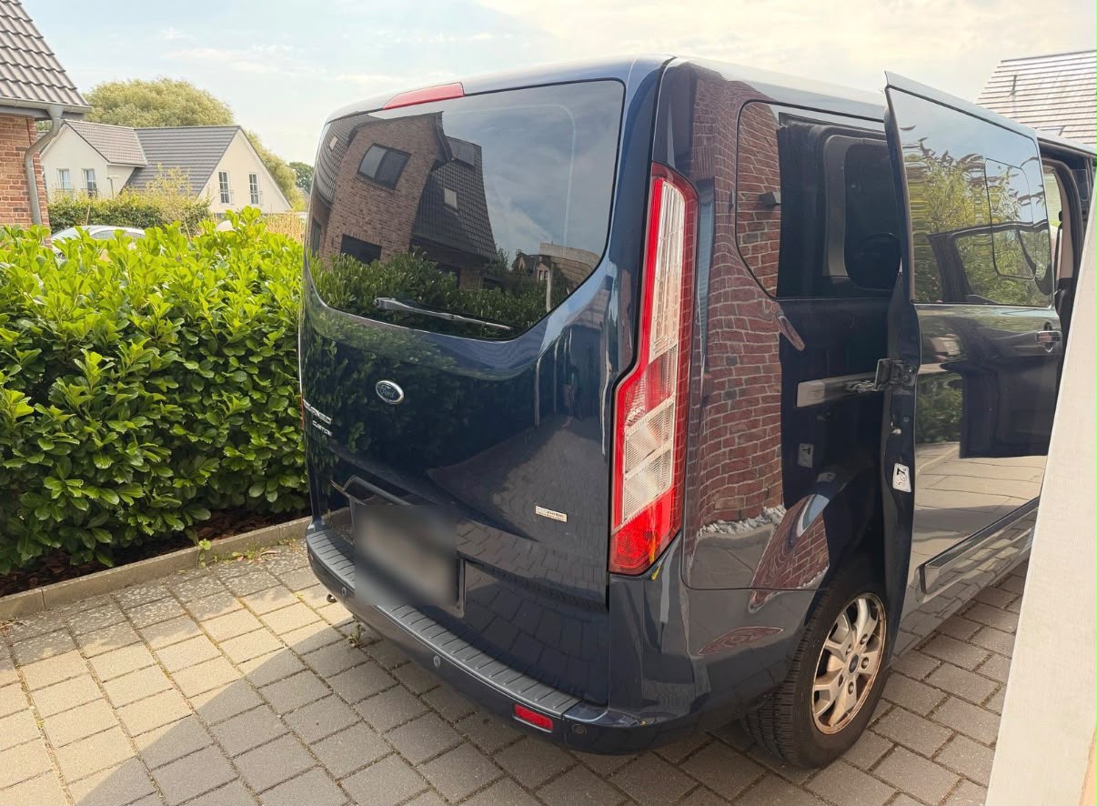 Ford Tourneo Custom — poza 3