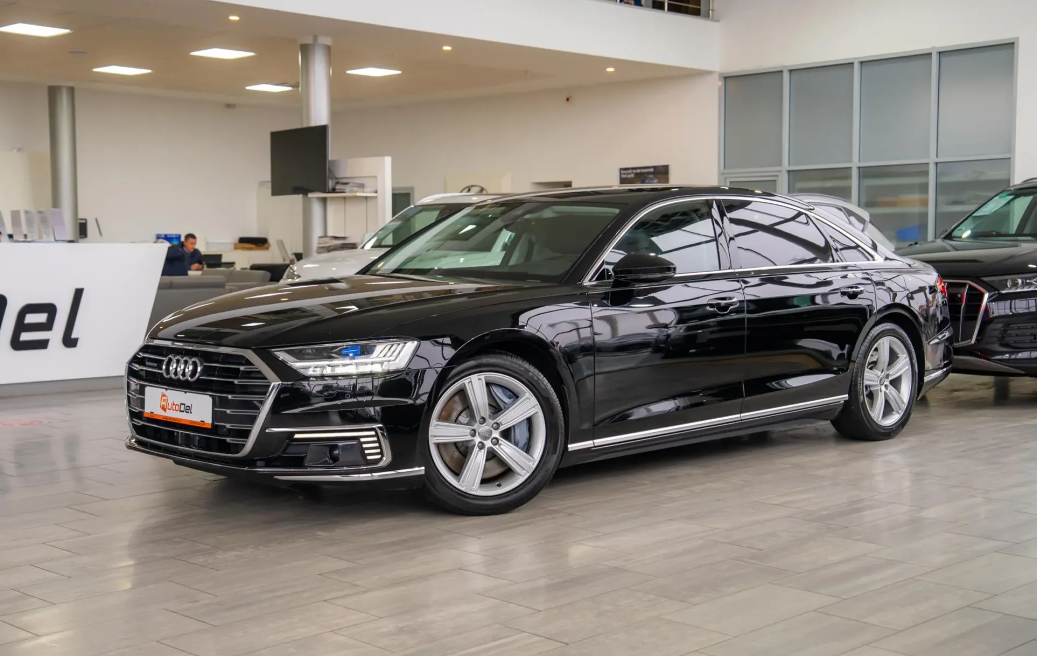 Audi A8 Long 60TFSIe 3.0 Plug-in Hybrid 4x4 — poza 3