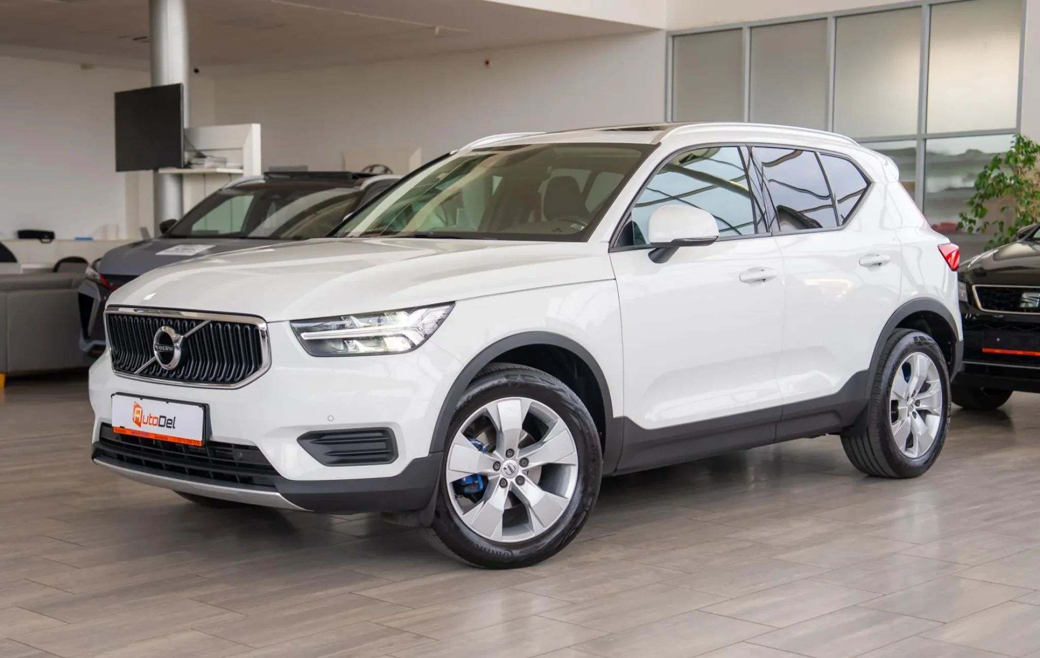 Volvo Xc 40 2.0 D3 Automat "Momentum Pro" — poza 3