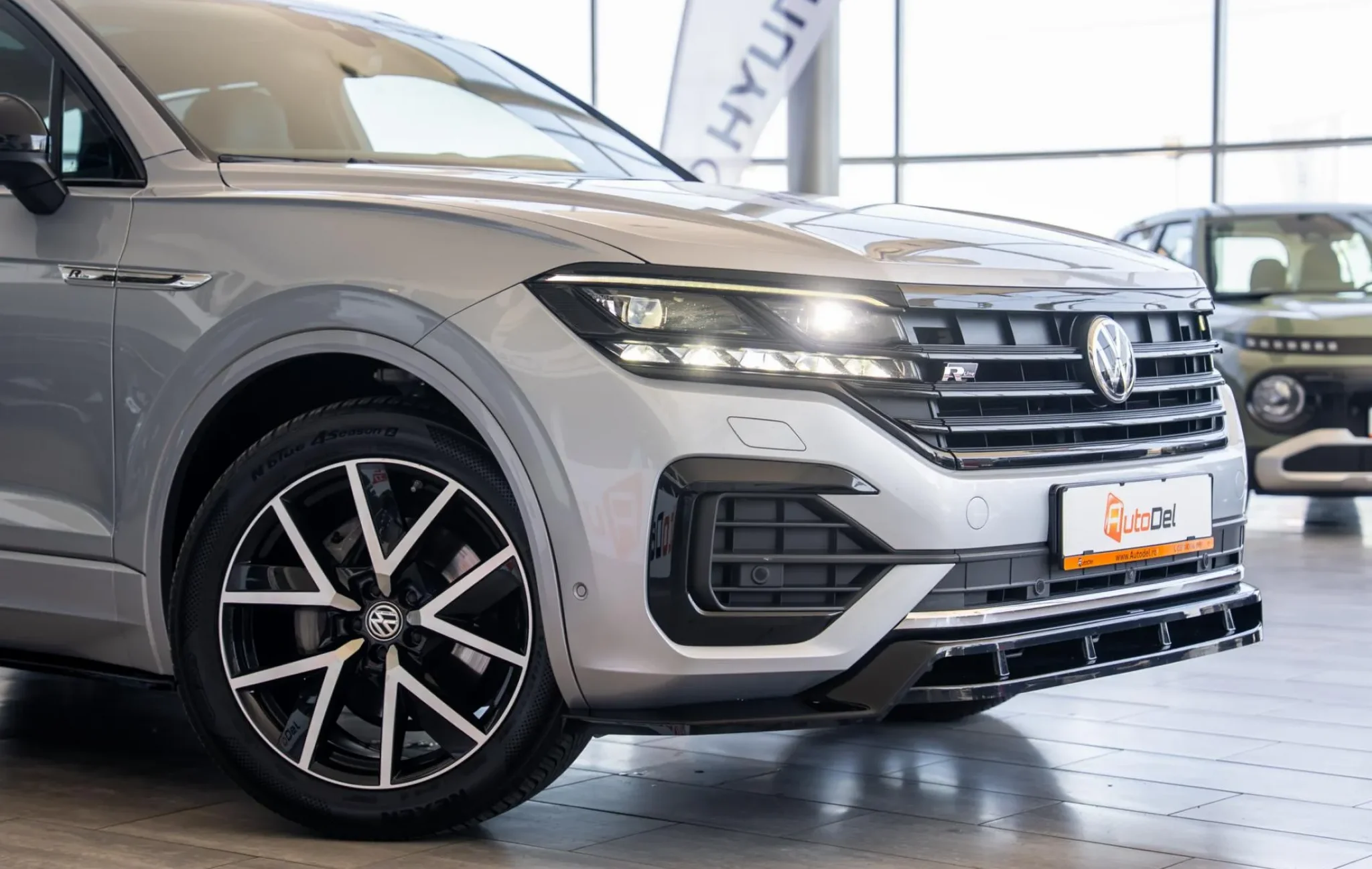 Volkswagen Touareg 3.0 R-Line — poza 2