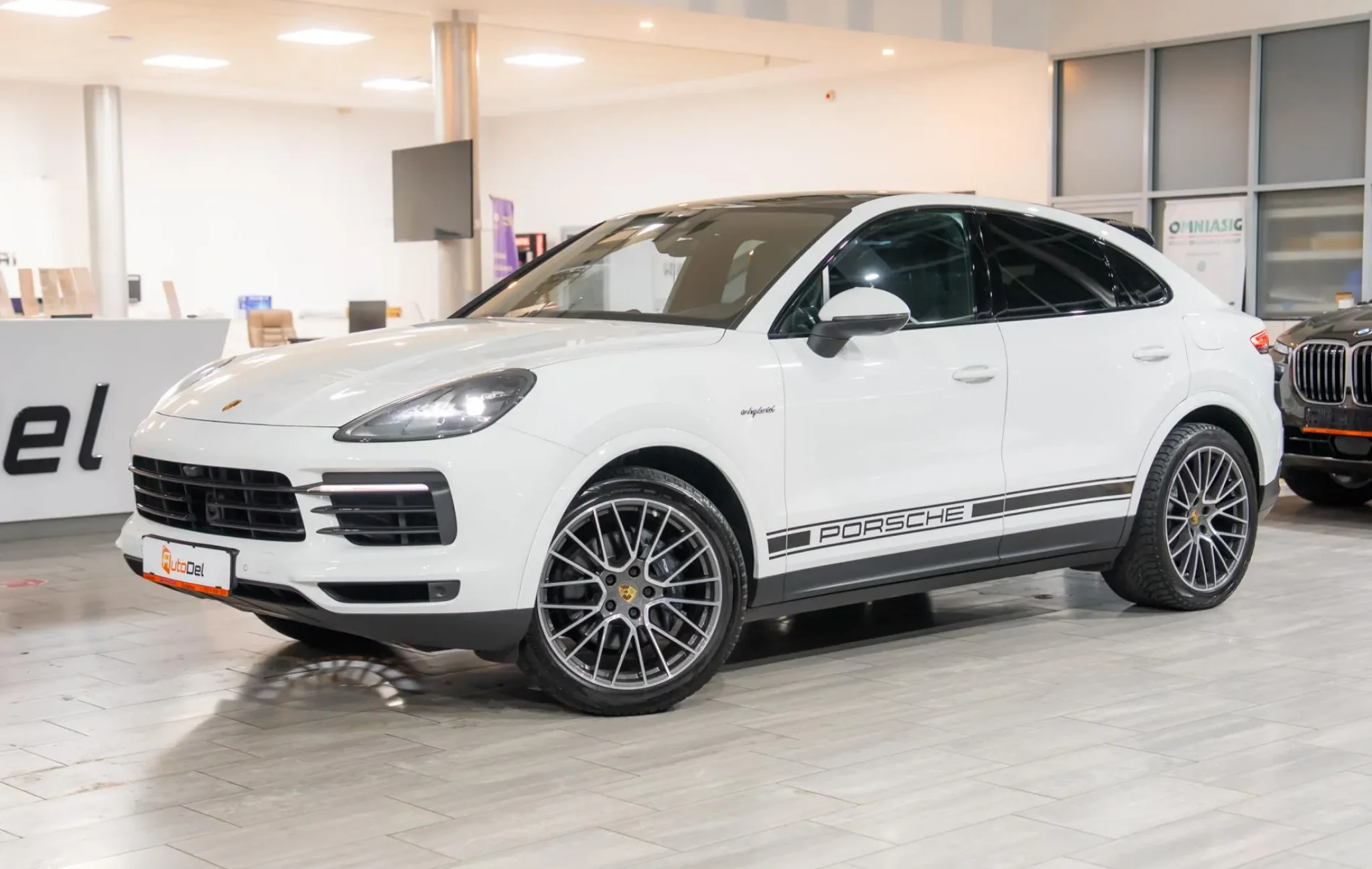 Porsche Cayenne Coupe 3.0 eHybrid V6 — poza 3