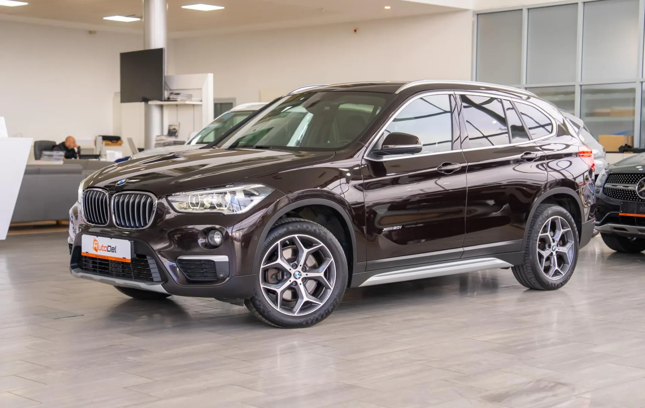 BMW X1 xDrive20i Steptronic "xLine" — poza 3