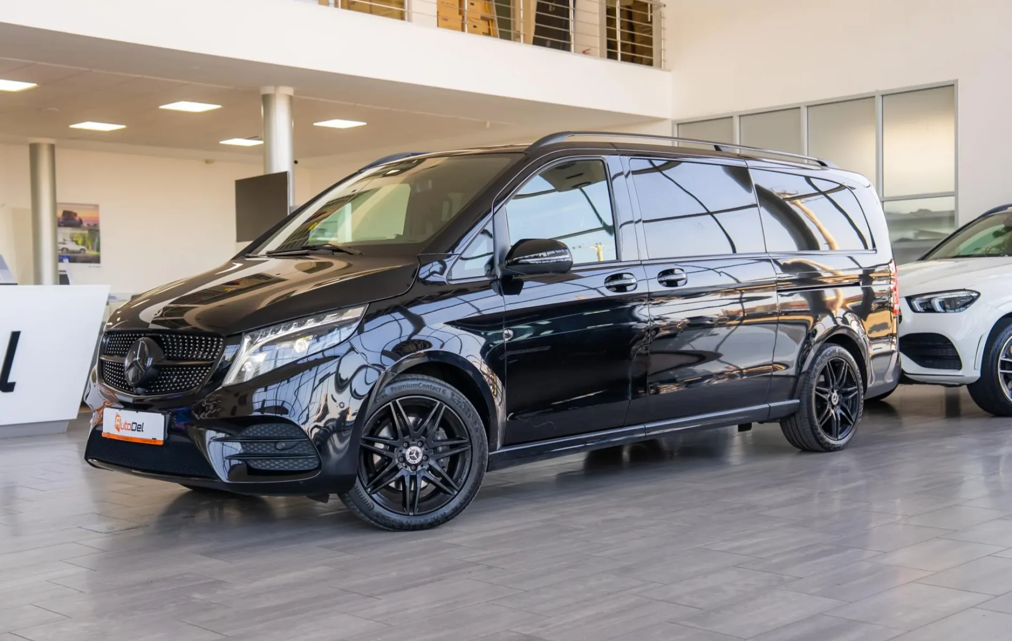 Mercedes-Benz V-Class V300 d 4MATIC — poza 3