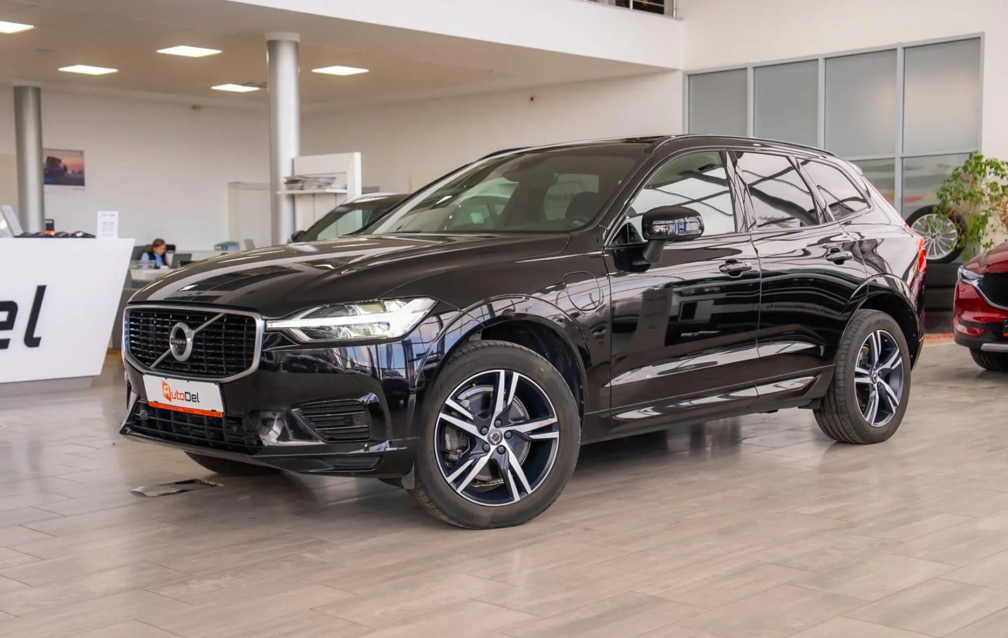 Volvo Xc 60 2.0 T8 Plug-in hybrid AWD R-Design — poza 3