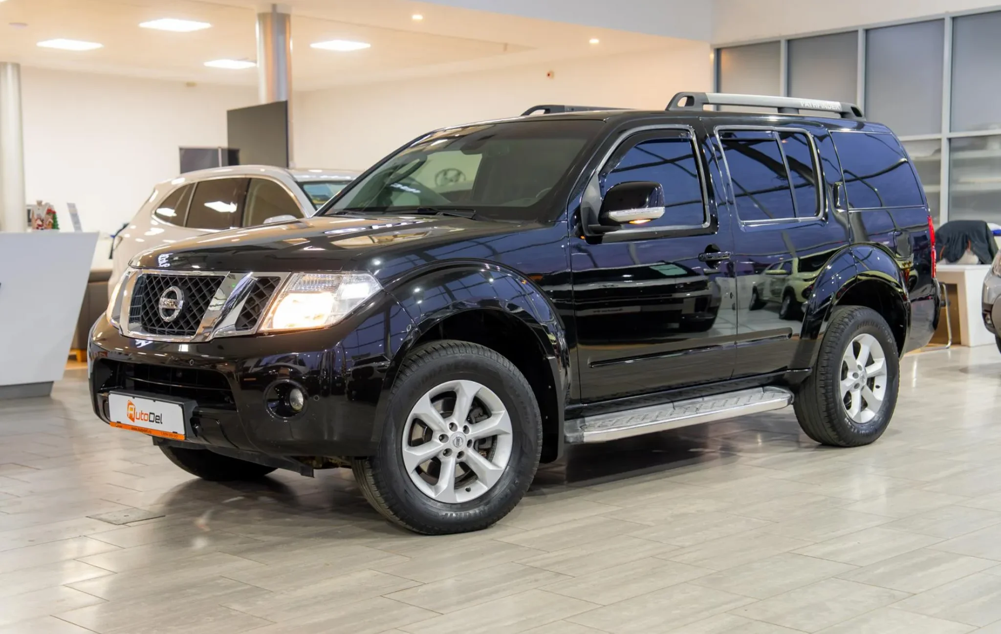 Nissan Pathfinder 2.5dCi 4x4 - Automat — poza 3