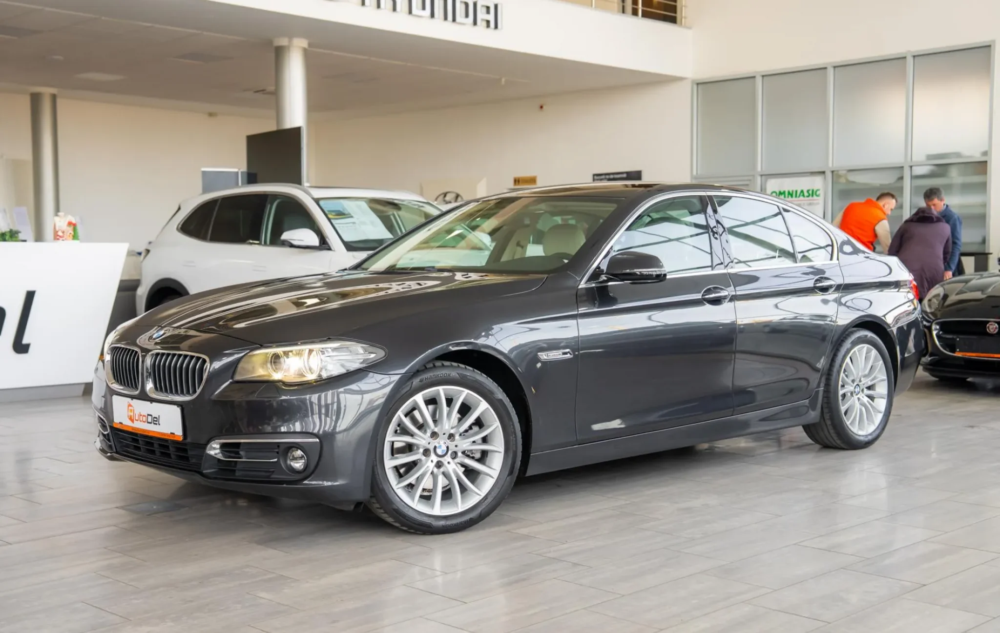 BMW Seria 5 FL 520d Steptronic "Luxury Line" — poza 3