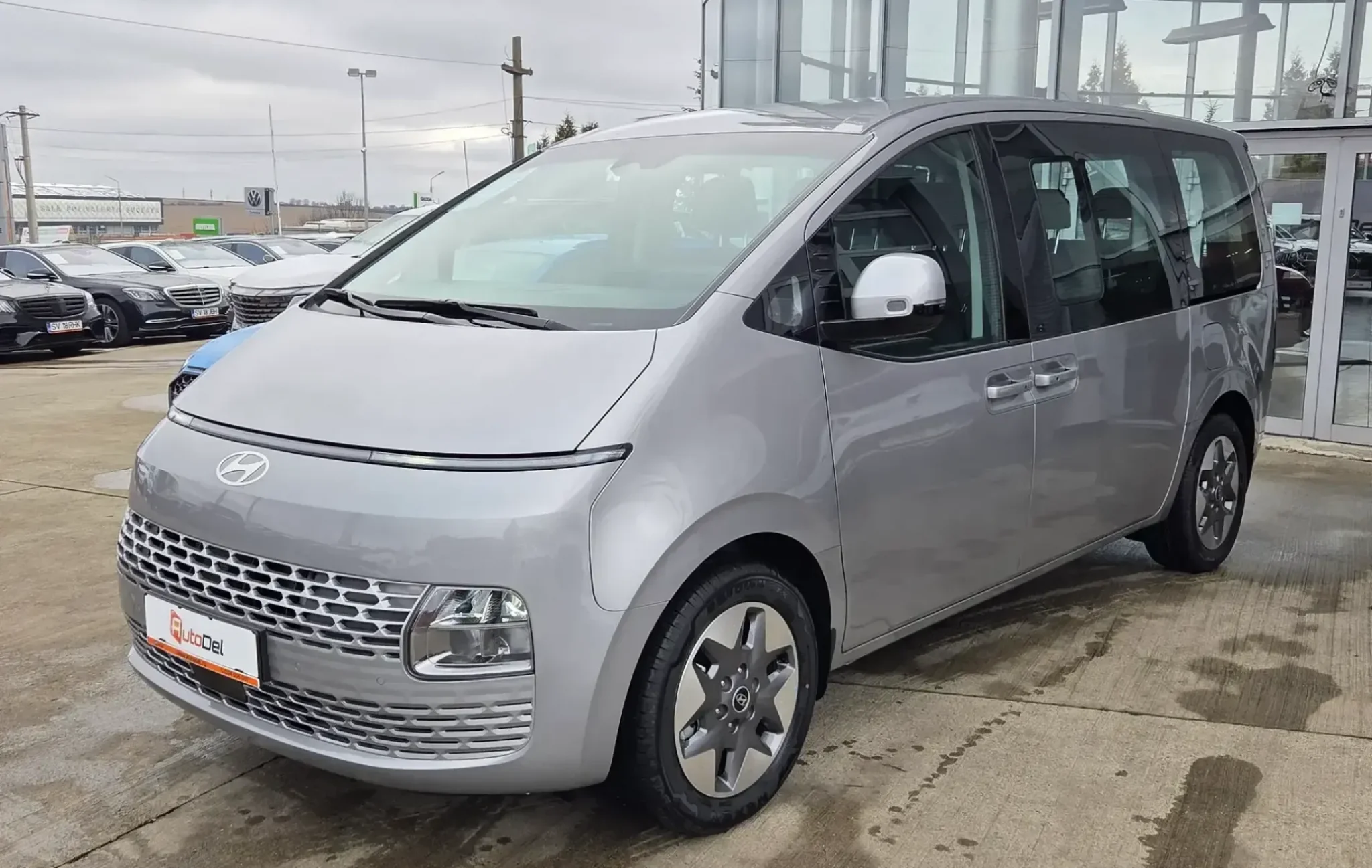 Hyundai Staria 1.6T-GDi 215CP Hybrid 6AT 9seats Premium