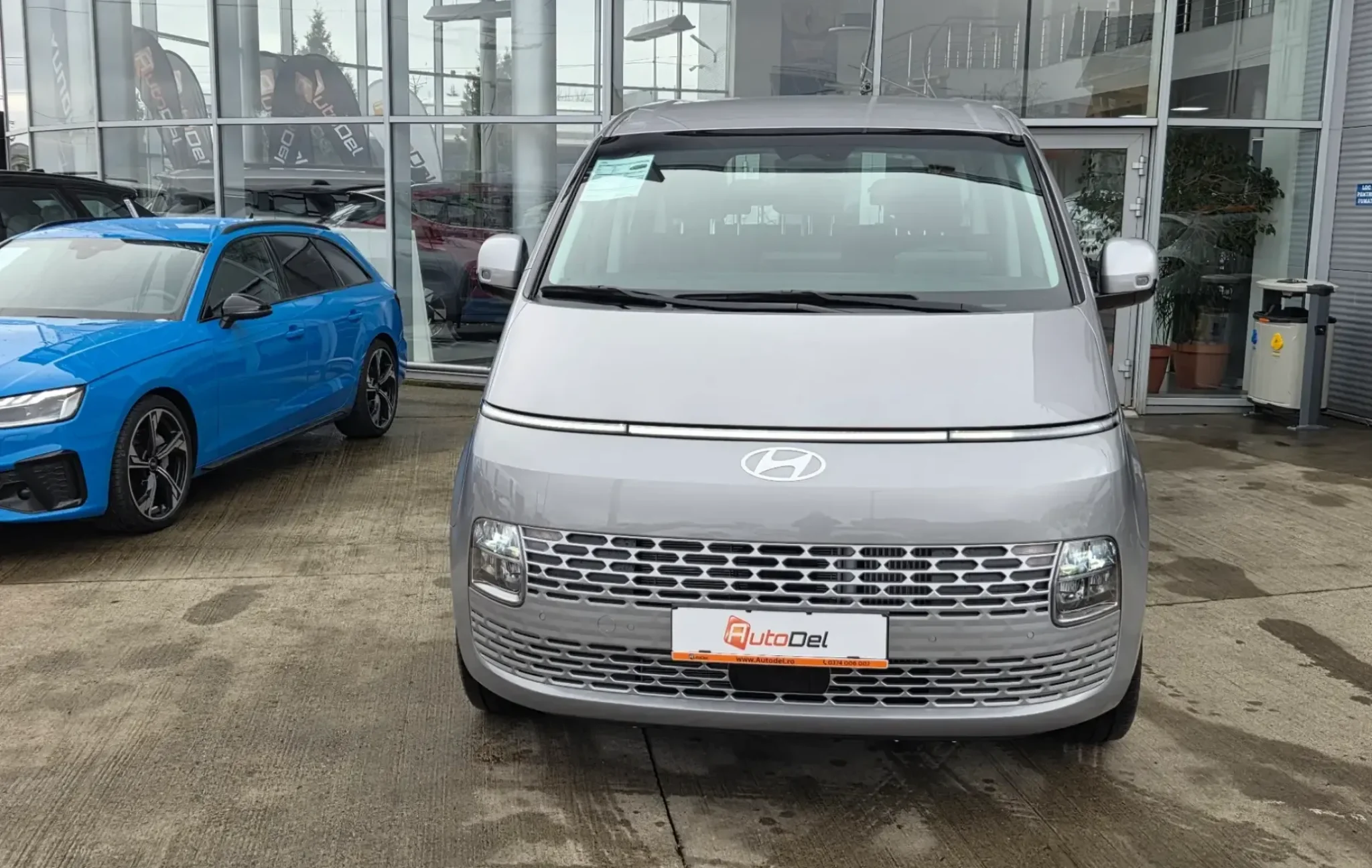 Hyundai Staria 1.6T-GDi 215CP Hybrid 6AT 9seats Premium — poza 3
