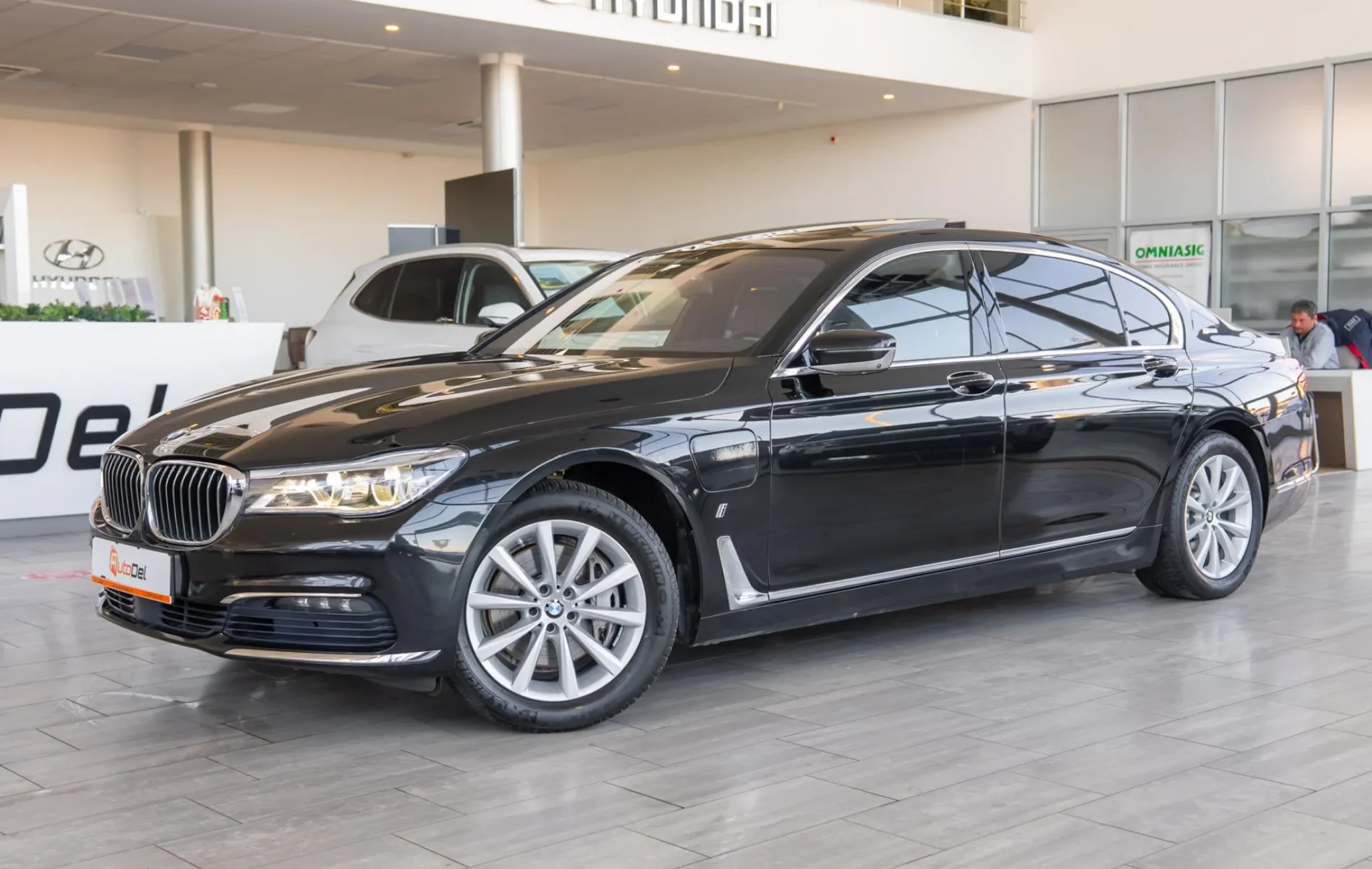 BMW Seria 7 740e L xDrive — poza 3