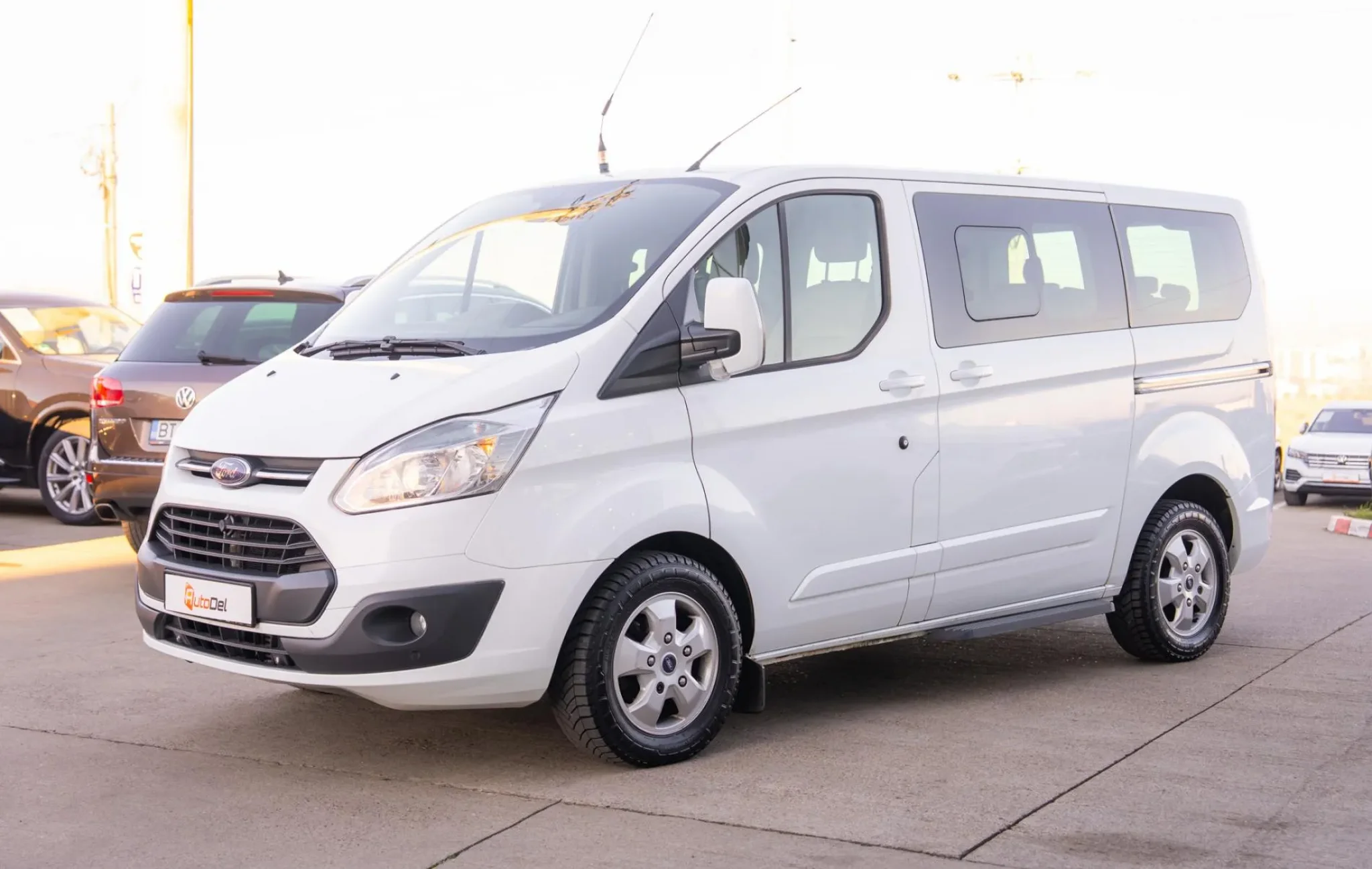 Ford Tourneo Custom 2.2L Duratorq-TDCi — poza 3