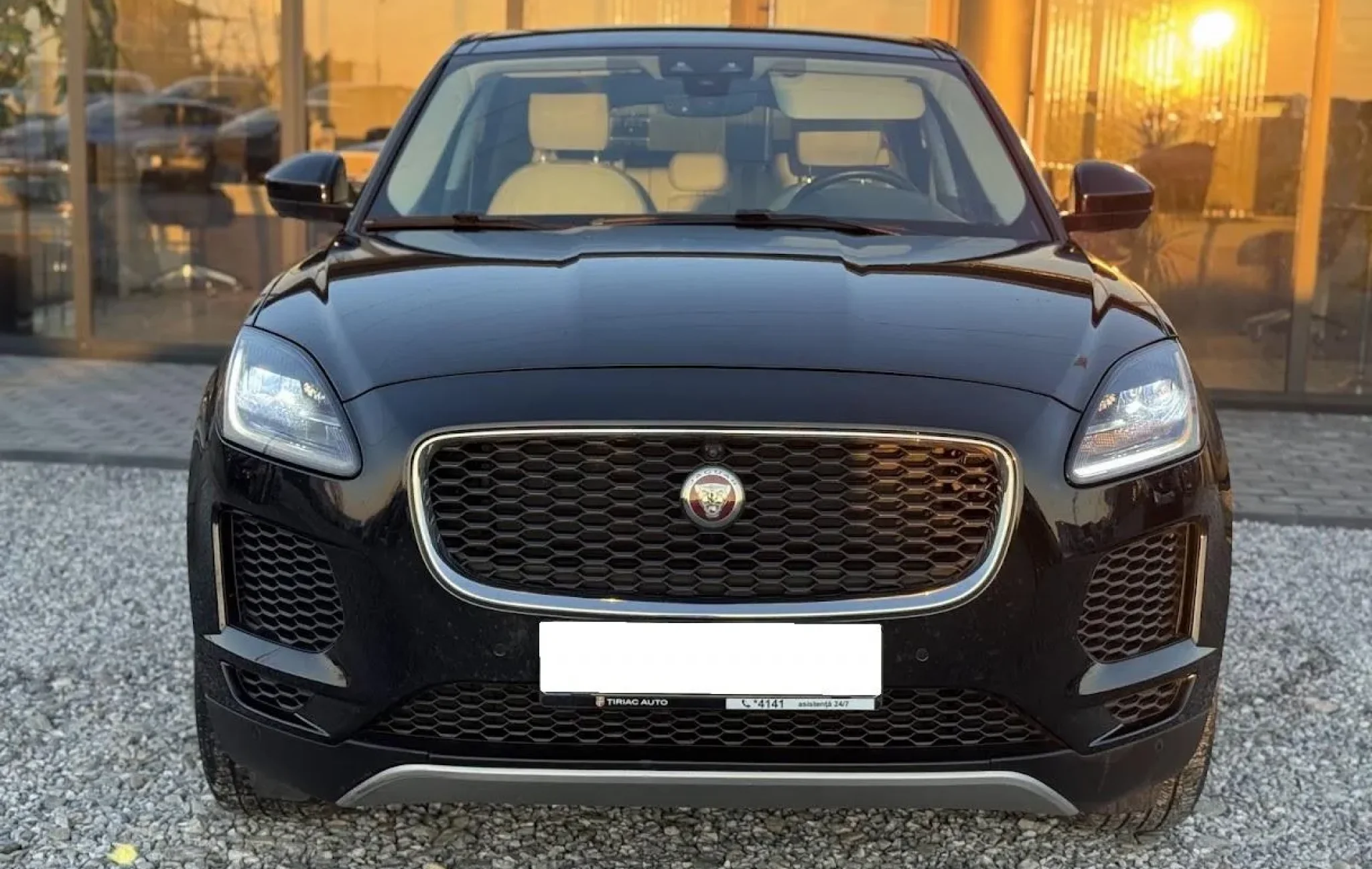 Jaguar E-Pace P200 AWD — poza 2