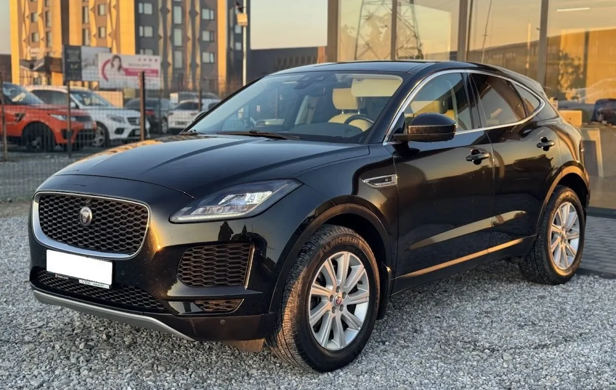 Jaguar E-Pace P200 AWD — poza 3