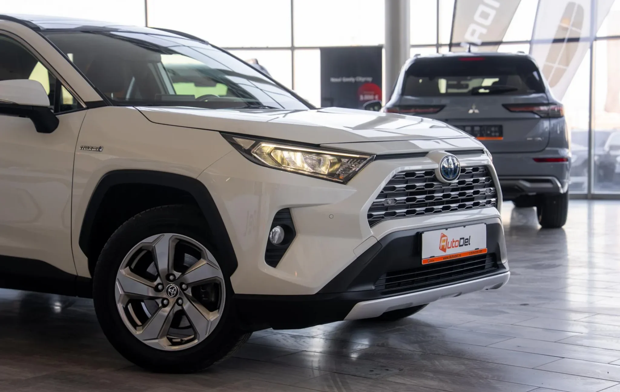 Toyota Rav4 2.5 VVT-i Hybrid Dynamic Plus 4x4 E-CV — poza 2