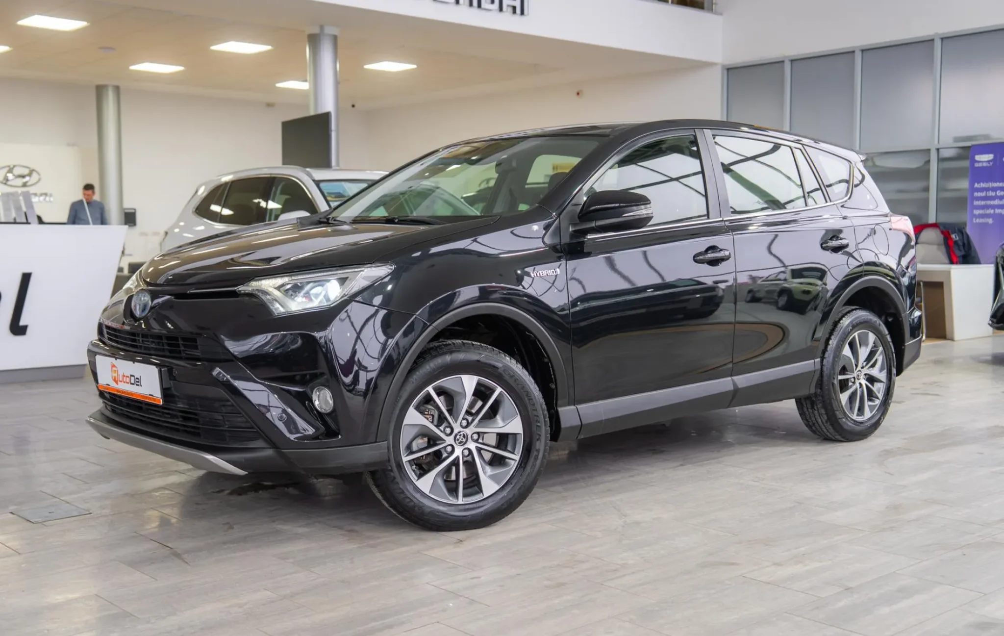 Toyota Rav4 Hybrid 2.5 — poza 3