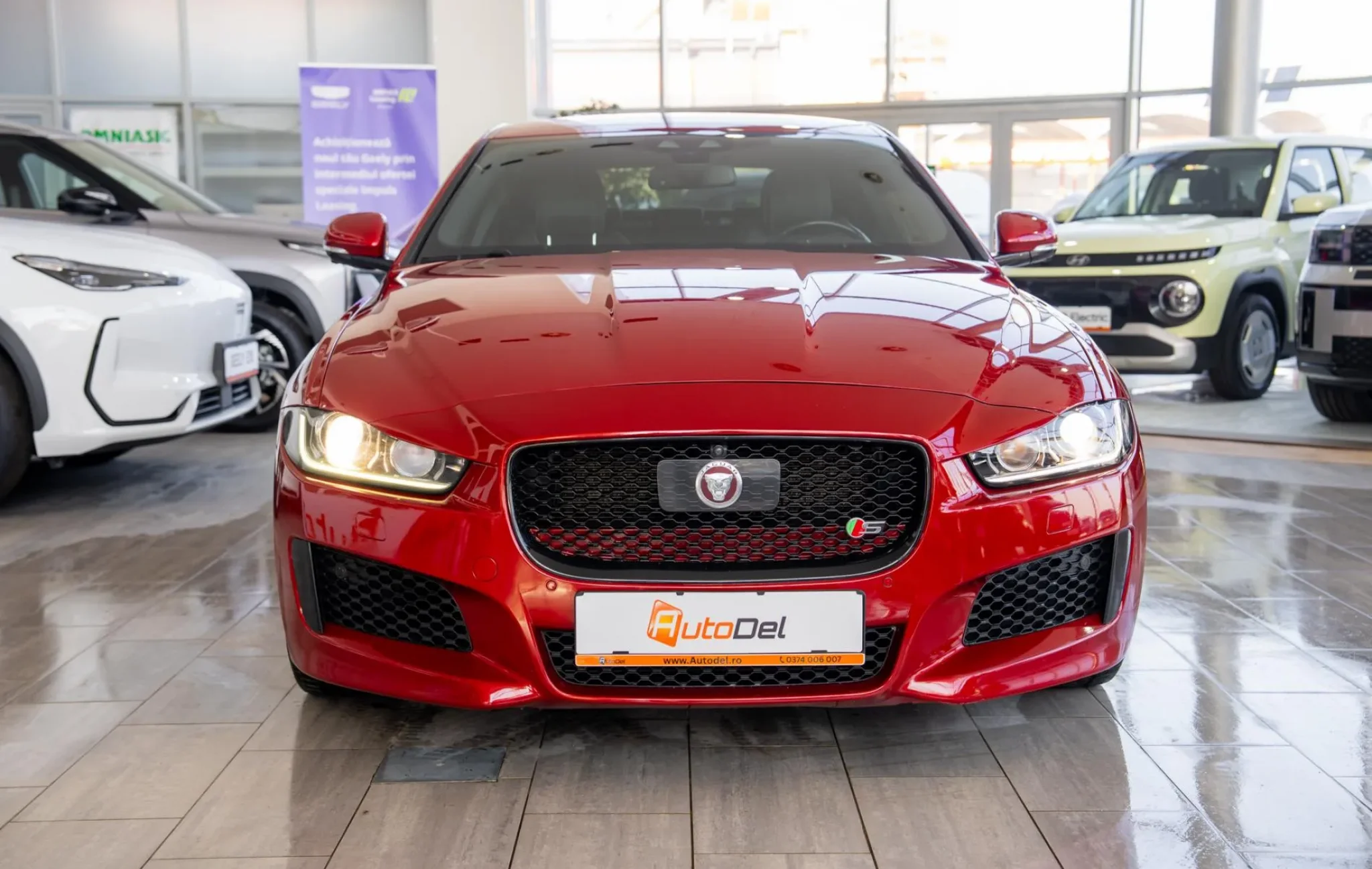 Jaguar Xe S 3.0 V6 — poza 2