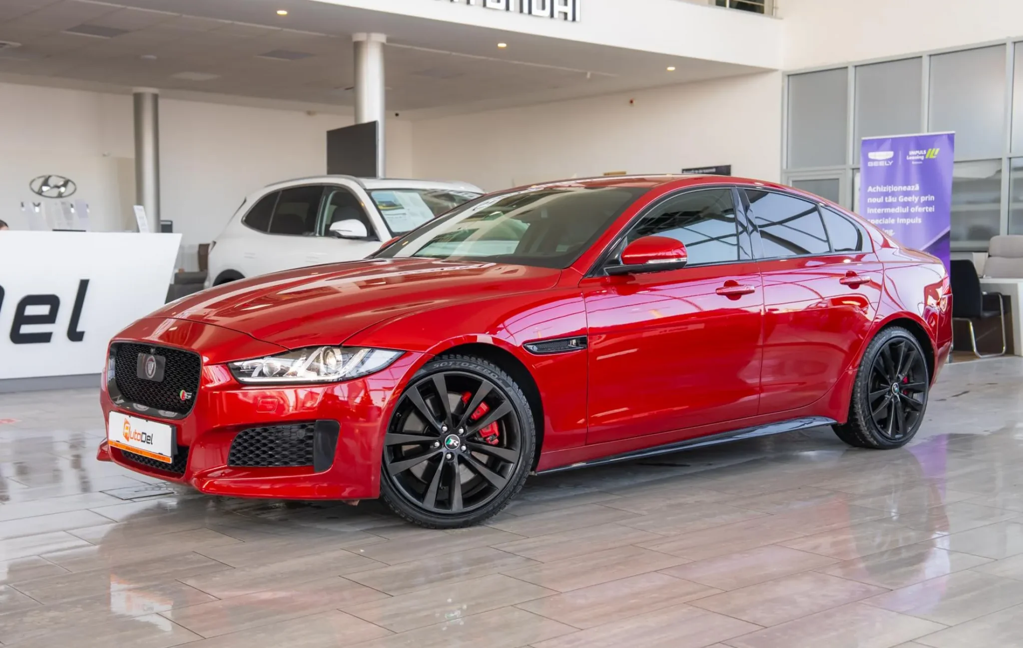 Jaguar Xe S 3.0 V6 — poza 3