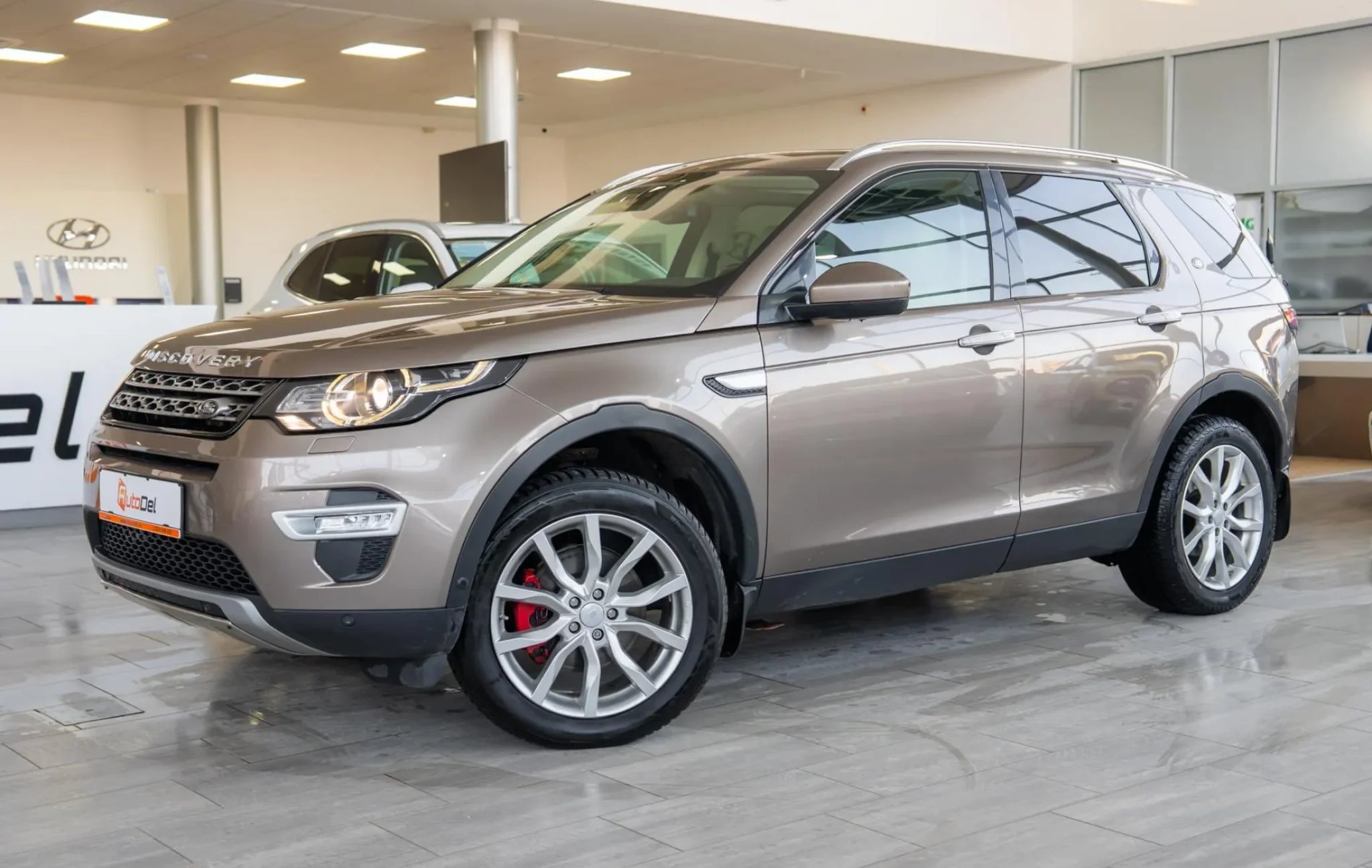 Land Rover Range Rover Velar Dynamic HSE D300 Mild-Hybrid E — poza 3