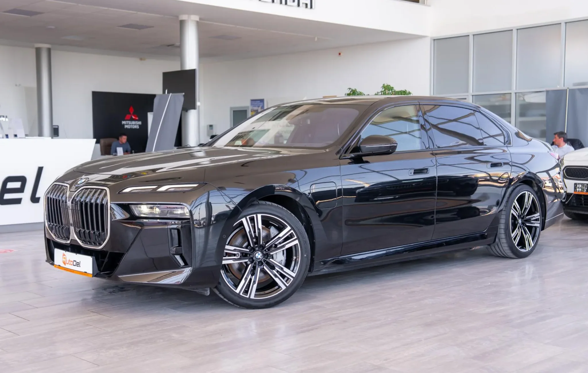 BMW 520 i Touring M-Sport HK HiFi LED AHK Iconic Glow — poza 3