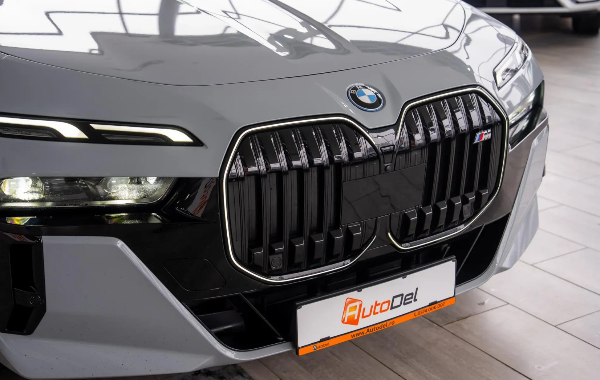 BMW Seria 7 M 760 e xDrive G70 — poza 2