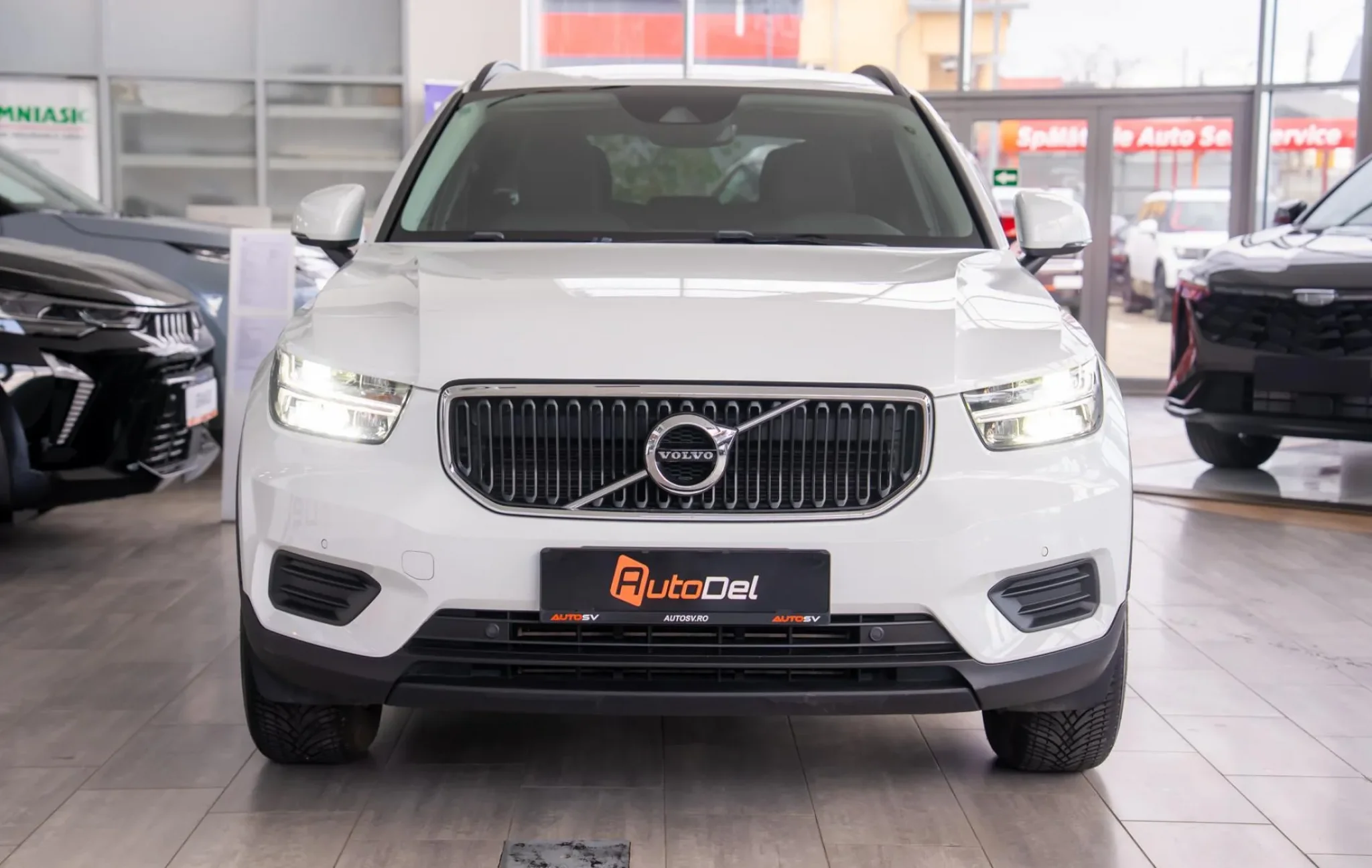 Volvo Xc40 Plus Black Edition 2WD B3 EU6e Pano 360° AC — poza 2