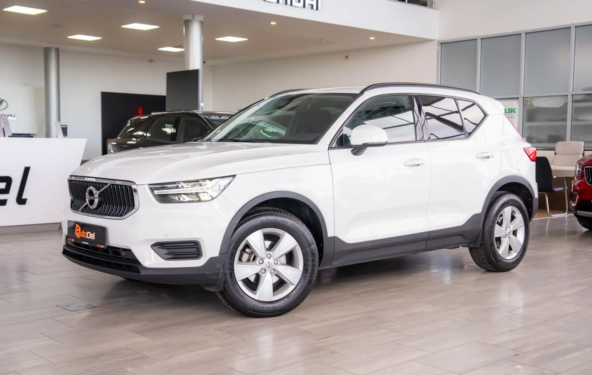Volvo Xc40 Plus Black Edition 2WD B3 EU6e Pano 360° AC — poza 3