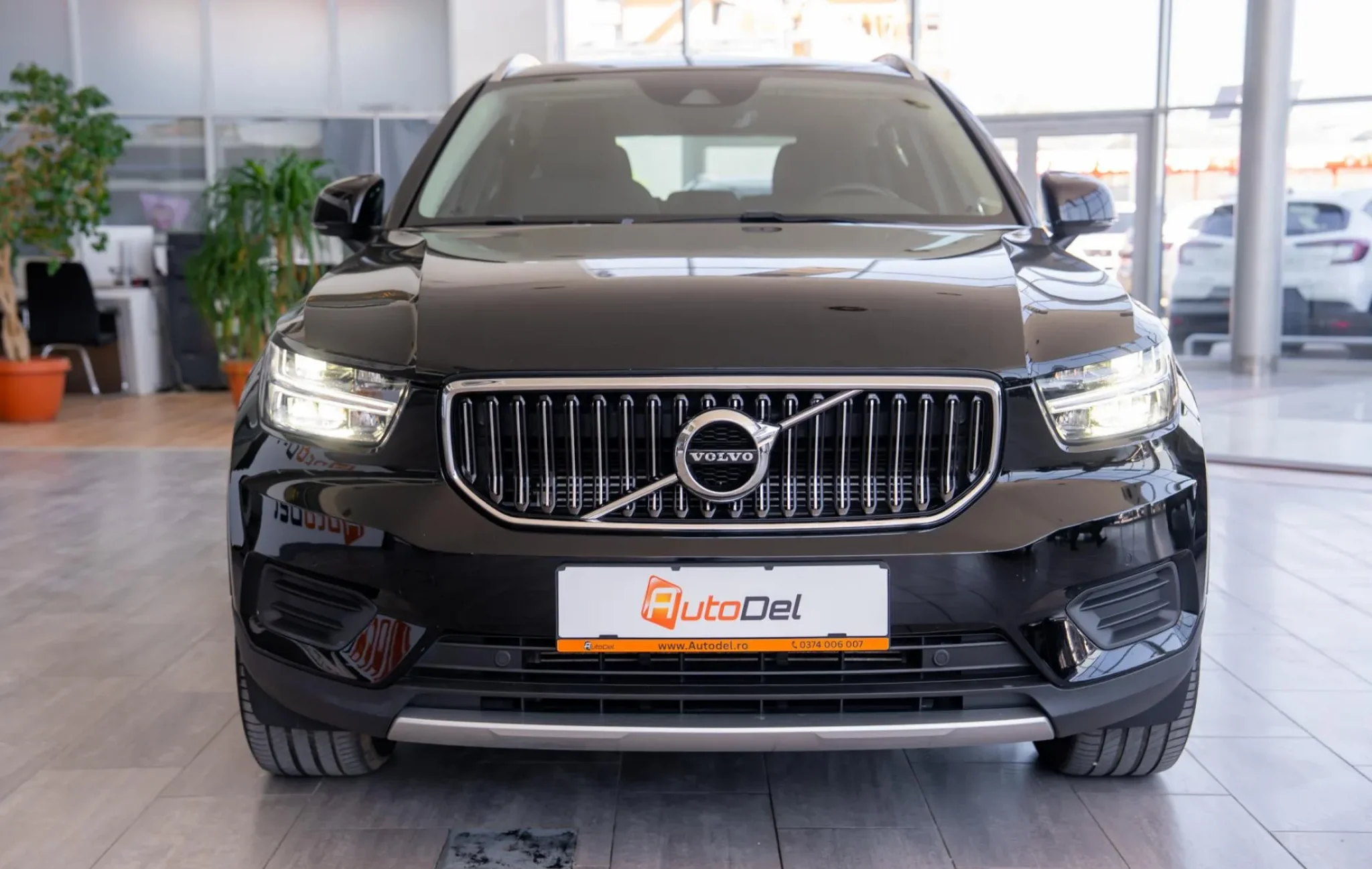 Volvo Xc60 Plus Black Edition Recharge Plug-In Hybrid — poza 2