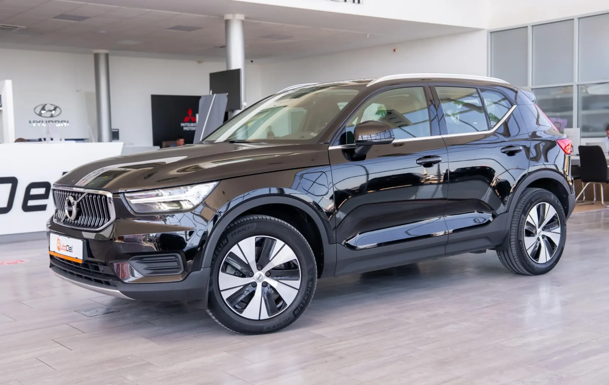 Volvo Xc60 Plus Black Edition Recharge Plug-In Hybrid — poza 3