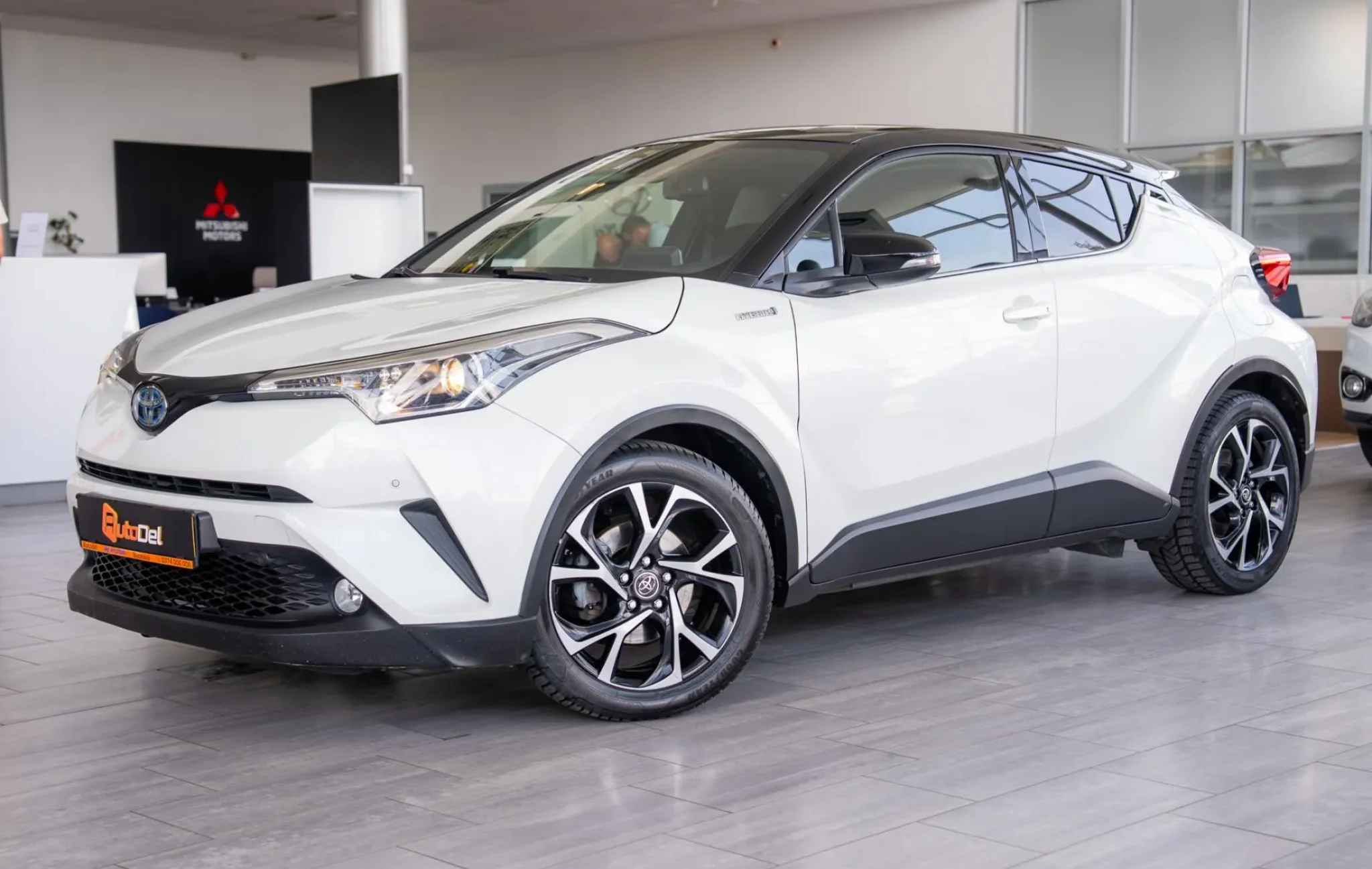 Toyota C-Hr 1.8 Hybrid Design — poza 3