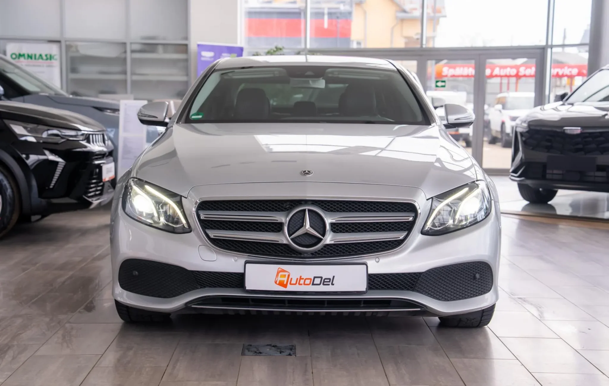Mercedes-Benz E-Class E 220 D — poza 2