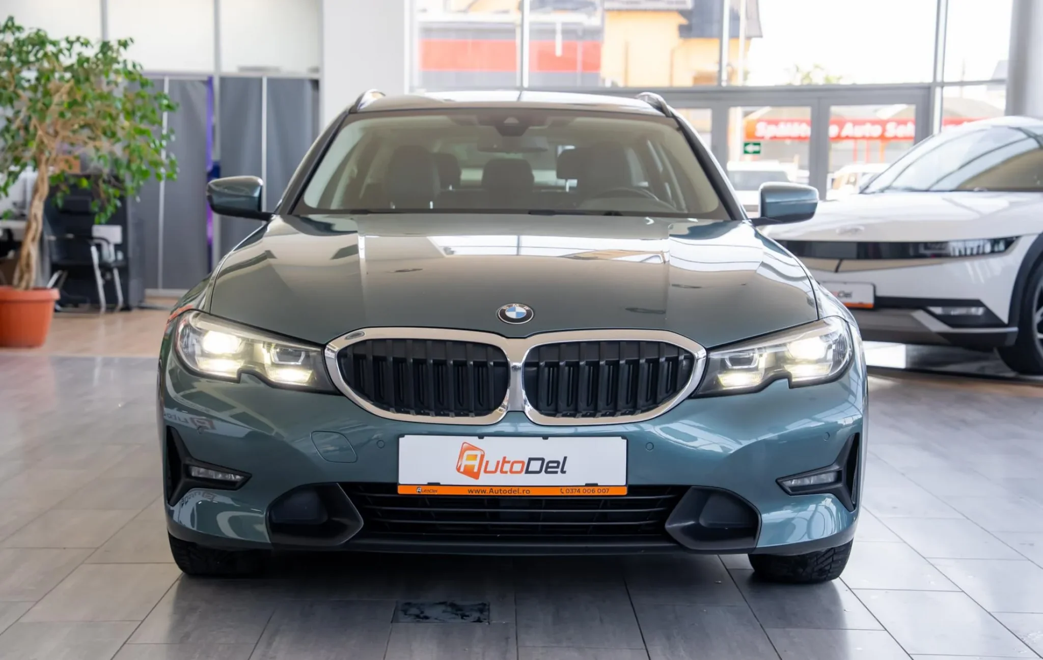 BMW Seria 3 320 xDRIVE — poza 2