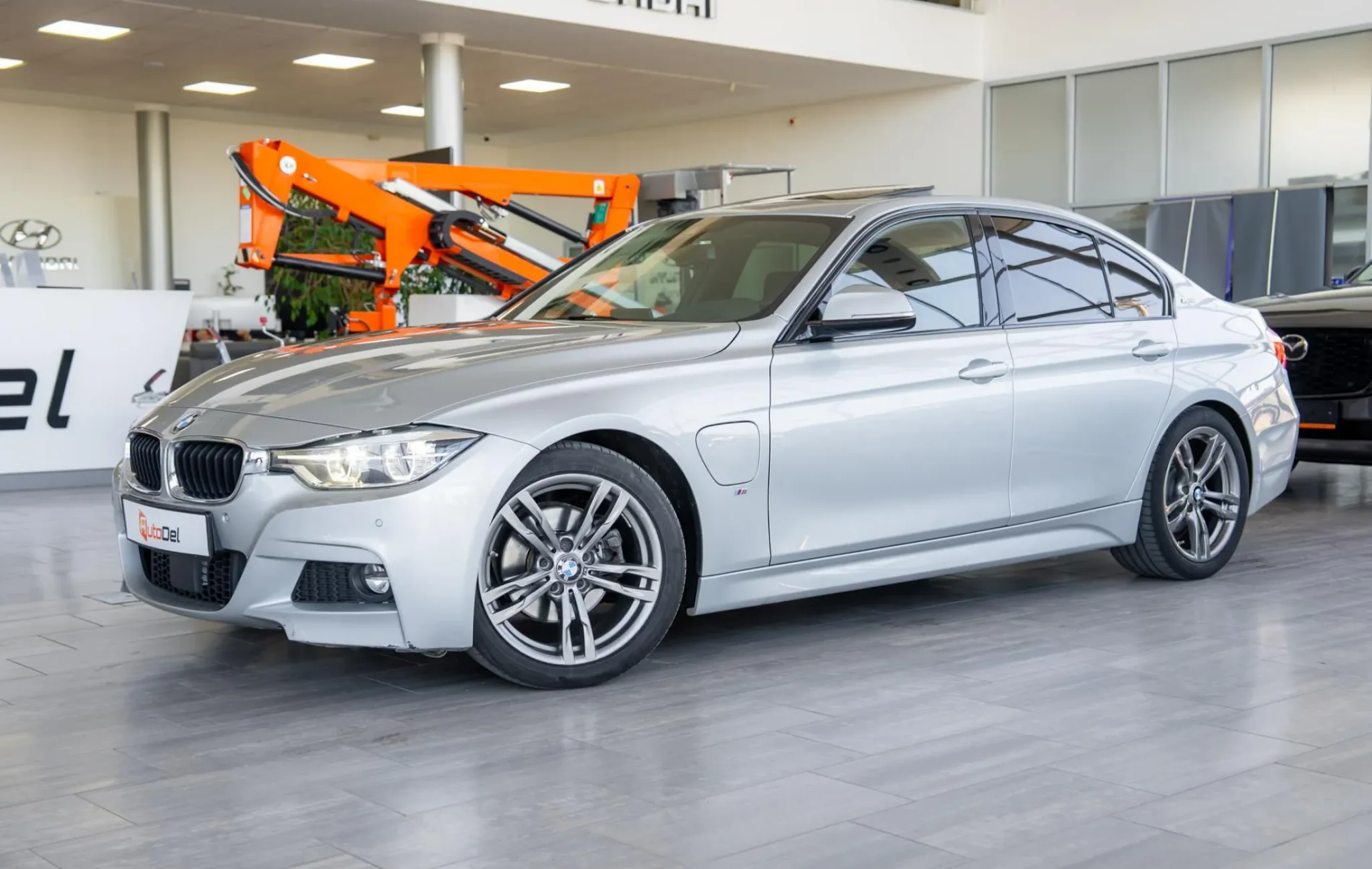 BMW Seria 3 330E IPERFORMANCE — poza 3