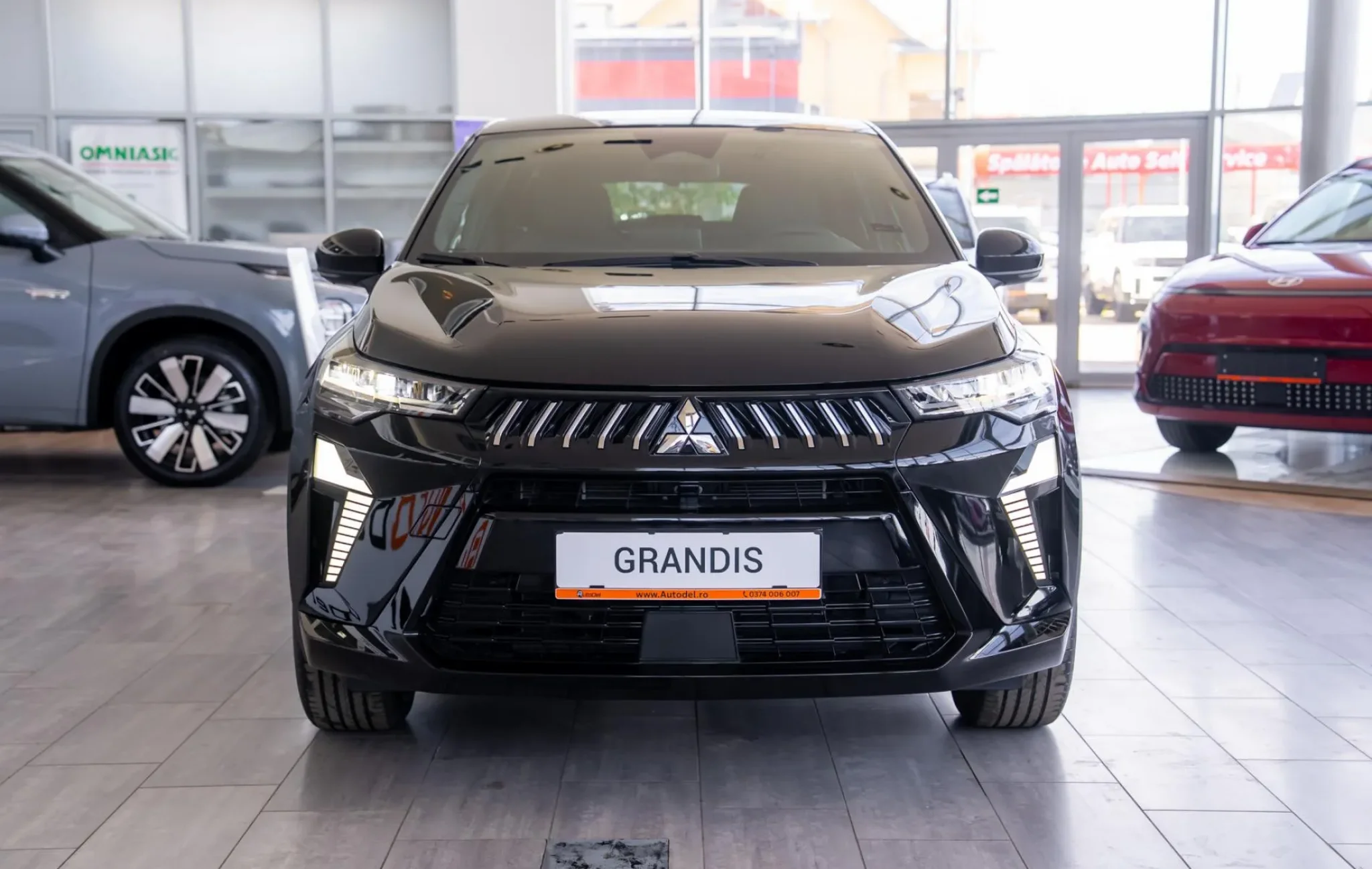 Mitsubishi Grandis GRANDIS 1.8 HEV Invite StyleCold — poza 3