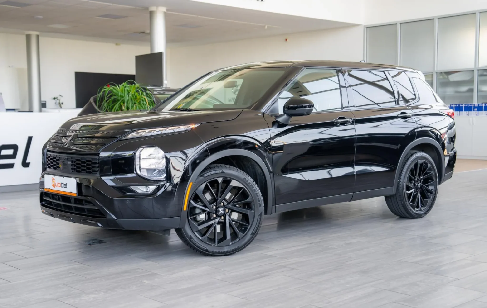 Mitsubishi Outlander 2.4 2WD CVT Instyle — poza 3